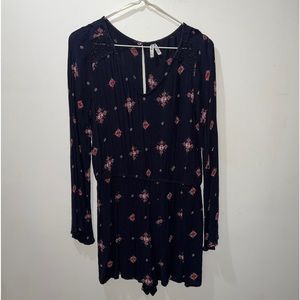 Womens Navy Blue Long Sleeve Mudd Romper. Size Medium.